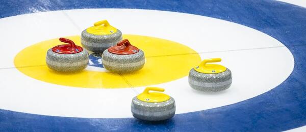 Curling, kameny na hracím poli během Mistrovství světa