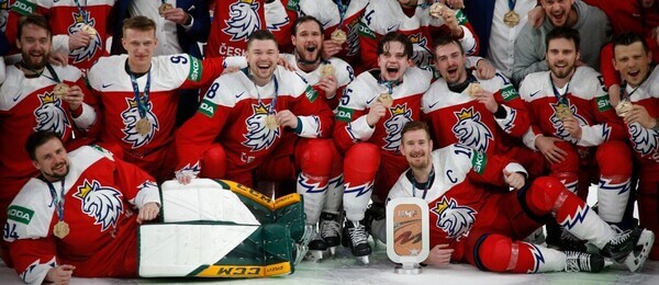 Česká hokejová reprezentace s bronzovými medailemi z MS v hokeji - tabulky, skupiny a program s výsledky MS hokej