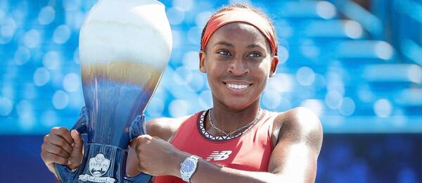 Coco Gauff loni ve finále tenisového turnaje WTA Cincinnati porazila Karolínu Muchovou