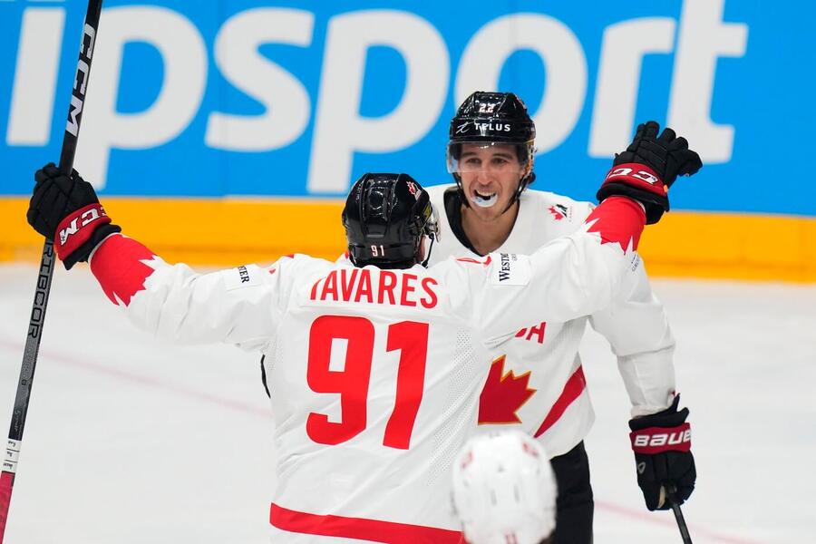 John Tavares a Dylan Cozens jsou klíčovými hráči Kanady na MS v hokeji 2024