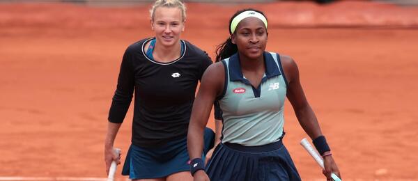 Tenis, WTA, Kateřina Siniaková a Coco Gauff při French Open, Roland Garros, čtyřhra