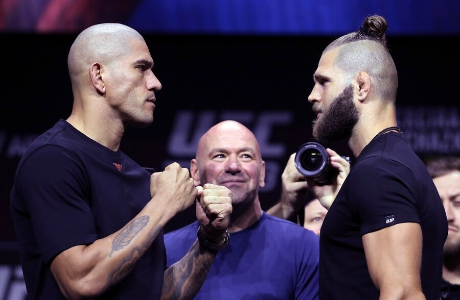 Hlavní zápas turnaje UFC 303 obstarají Alex Pereira a Jiří Procházka. Kdo z nich si vybojuje titul? Uvidíte živě na TV Tipsport.