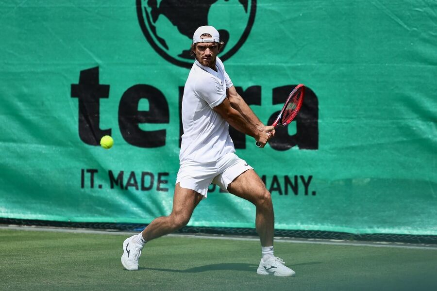 Tenis, ATP, Tomáš Macháč na turnaji v Halle, Německo, tráva