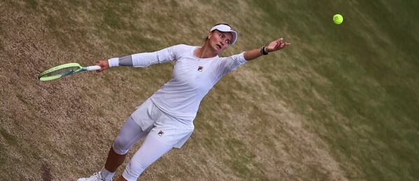 Česká tenistka Barbora Krejčíková během Wimbledonu 2024 v Londýně, kde si dnes zahraje osmifinále