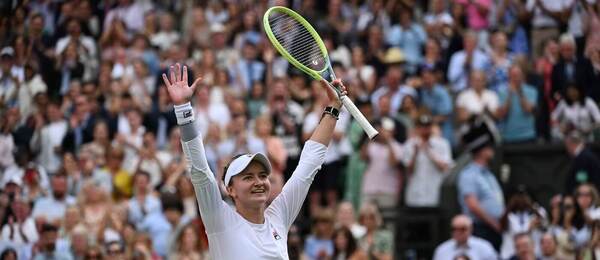 Barbora Krejčíková slaví postup do Wimbledonu