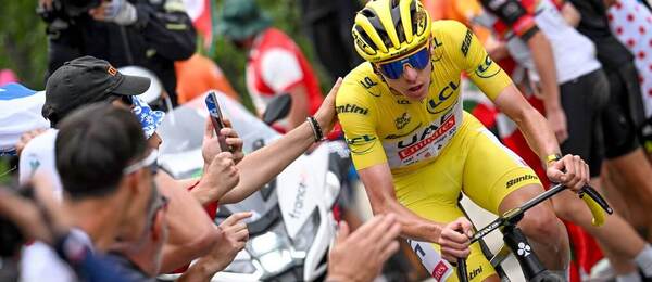 Tadej Pogačar vyhrál 14. etapu a upevnil si vedení v souboji o žlutý dres na Tour de France 2024