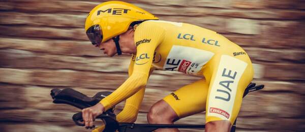 Tadej Pogačar si v závěrečné časovce dojede ve žlutém dresu pro třetí celkové vítězství na Tour de France