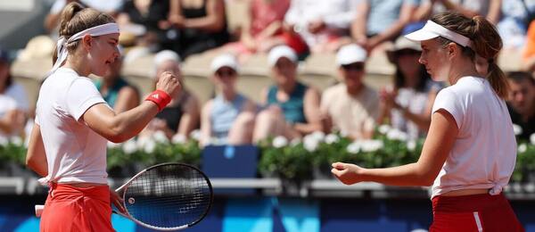 Tenis, Olympiáda Paříž 2024, Karolína Muchová a Linda Nosková v semifinále čtyřhry žen, dnes si v Paříži zahrají o bronz proti Španělka Bucsa/Sorribes Tormo