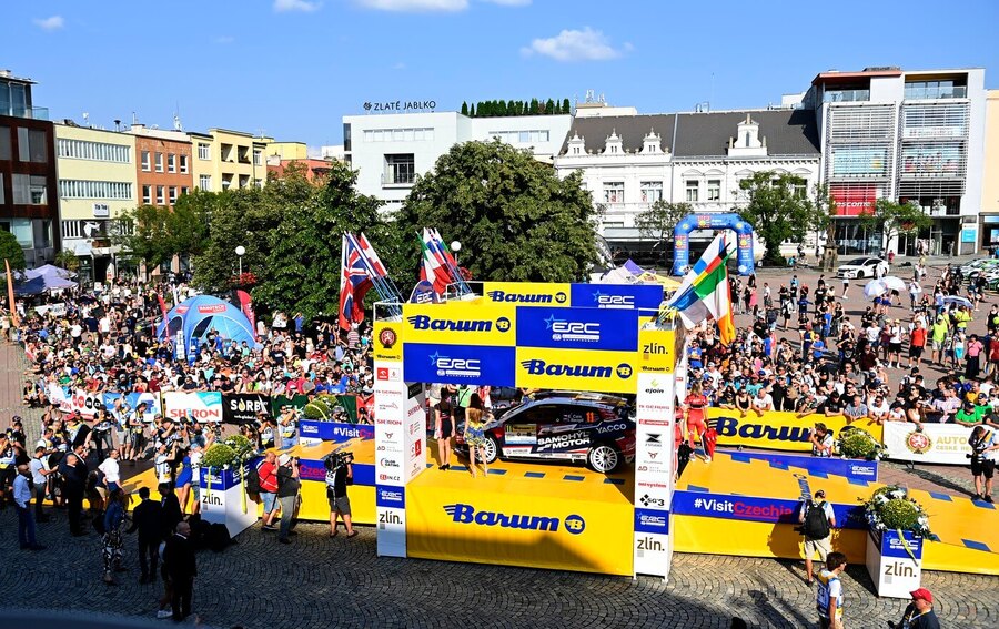 Startovní rampa Barum Rally, náměstí Míru ve Zlíně