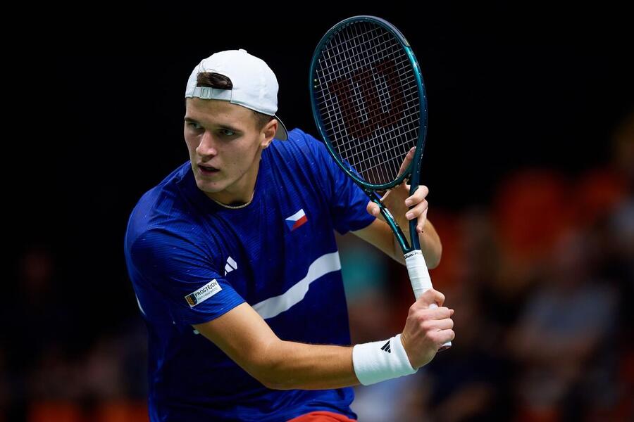 Jakub Menšík v zápase Davis Cupu proti Austrálii