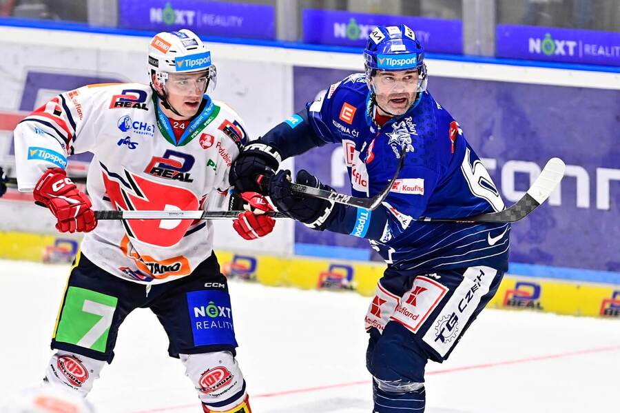 Hokej, extraliga: Libor Hájek a Jaromír Jágr v utkání Pardubice vs. Kladno, které uvidíme i v 1. kole Tipsport ELH 2024/25