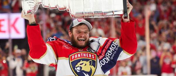 Kapitán Floridy Panthers Aleksander Barkov dovedl svůj tým k historicky prvnímu Stanley Cupu