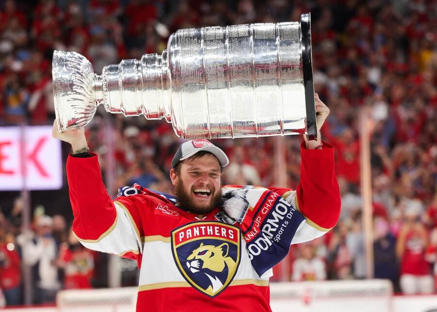 Kapitán Floridy Panthers Aleksander Barkov dovedl svůj tým k historicky prvnímu Stanley Cupu