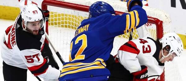 Momentka ze zápasu New Jersey Devils vs. Buffalo Sabres z minulé sezony (2023/24)