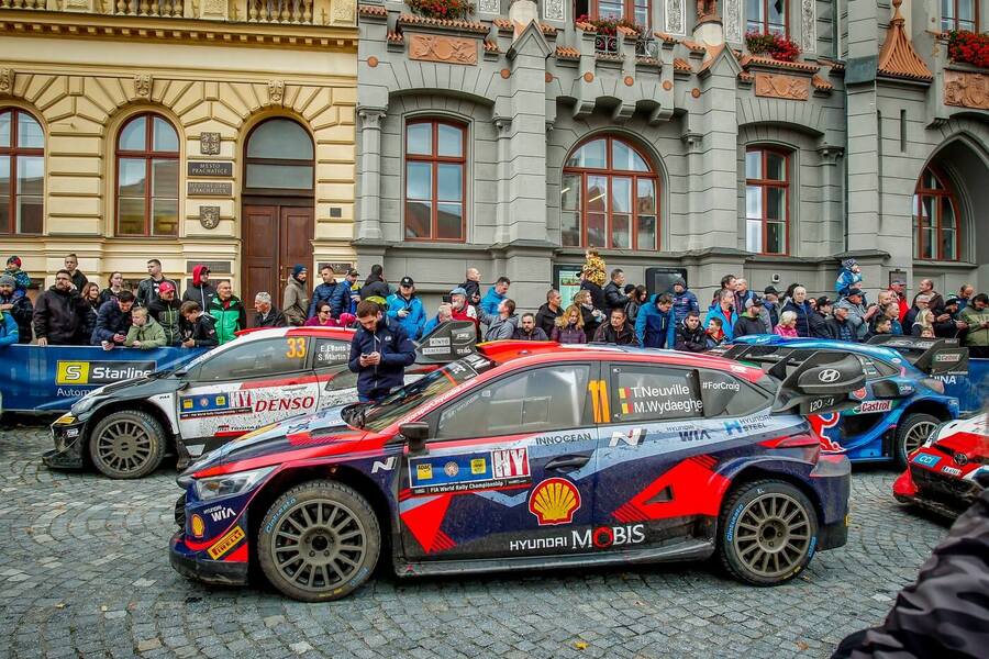 Slavnostní start Central European Rally v Praze