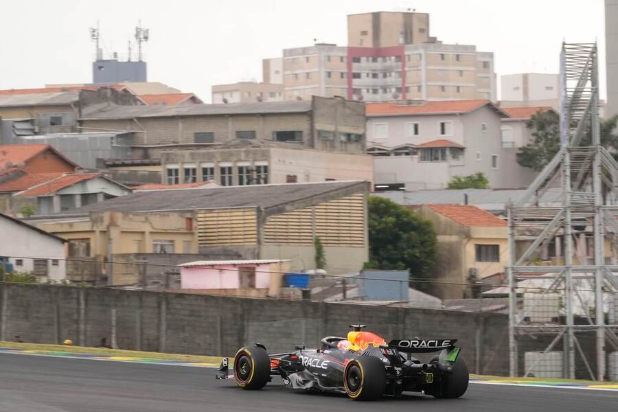 Max Verstappen v tréninku na VC Brazílie 2024