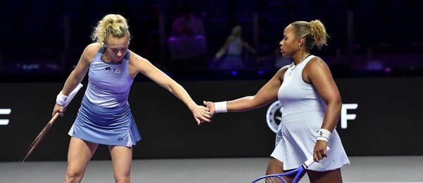 Kateřina Siniaková a Taylor Townsend v semifinále na Turnaji mistryň 2024