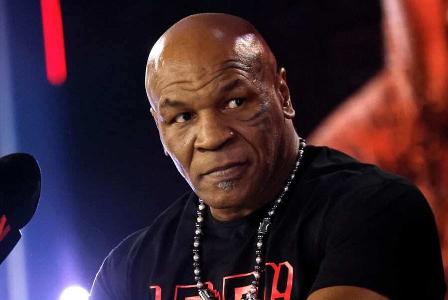 Mike Tyson se zdá být v perfektní formě. Porazí o 31 let mladšího Jakea Paula? Na svého favorita si vsaďte u Tipsportu.