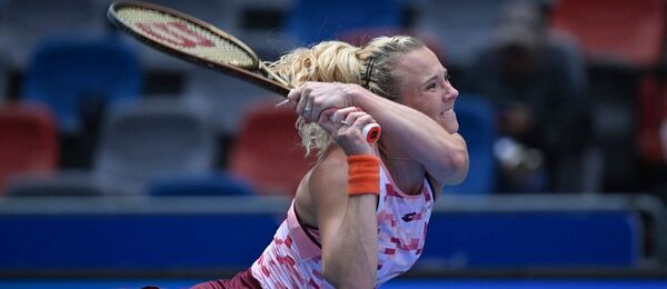 Česká tenistka Kateřina Siniaková během zápasu se světovou jedničkou Arynou Sabalenkou, dnes ji na Australian Open vyzve dvojka WTA Iga Swiatek