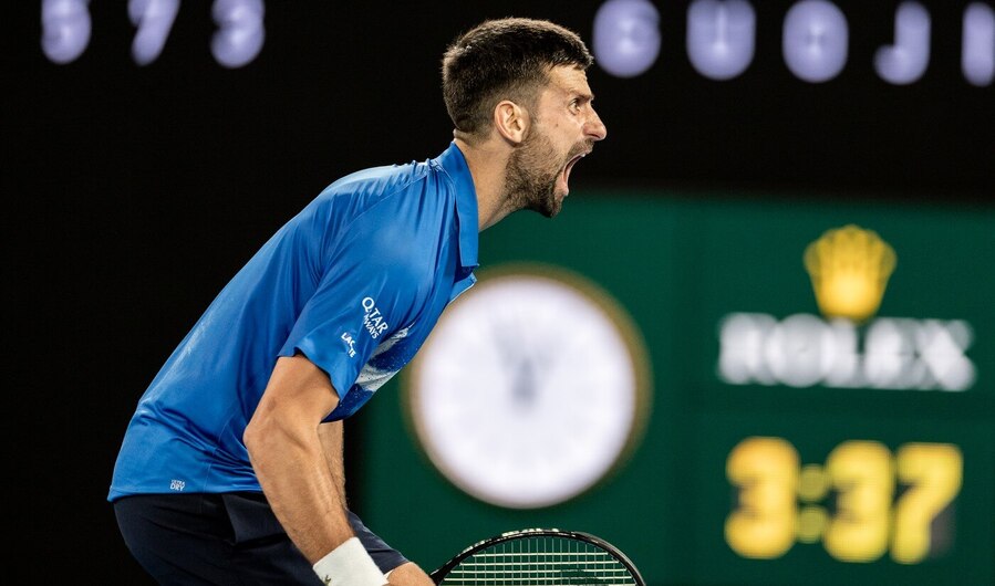 Novak Djokovič ve vítězném čtvrtfinále Australian Open 2025, dnes Djokoviče v semifinále vyzve Alexander Zverev