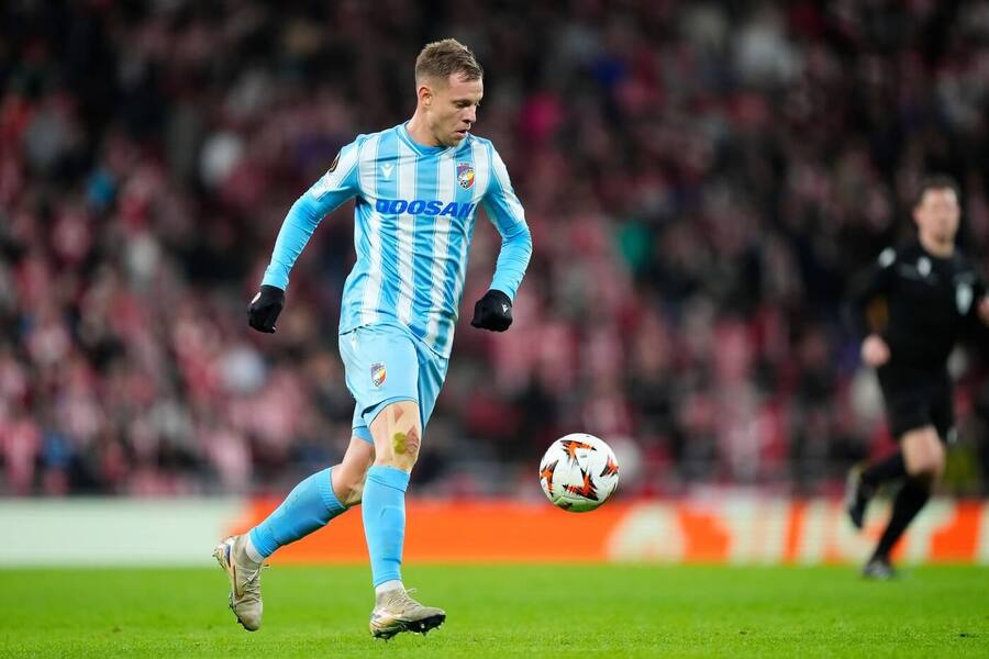 Matěj Vydra na hřišti Athleticu Bilbao