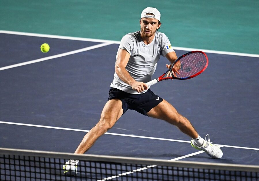 Tomáš Macháč v Mexiku postoupil do finále, na ATP Acapulco 2025 si dnes zahraje o titul s Alejandrem Davidovich Fokinou