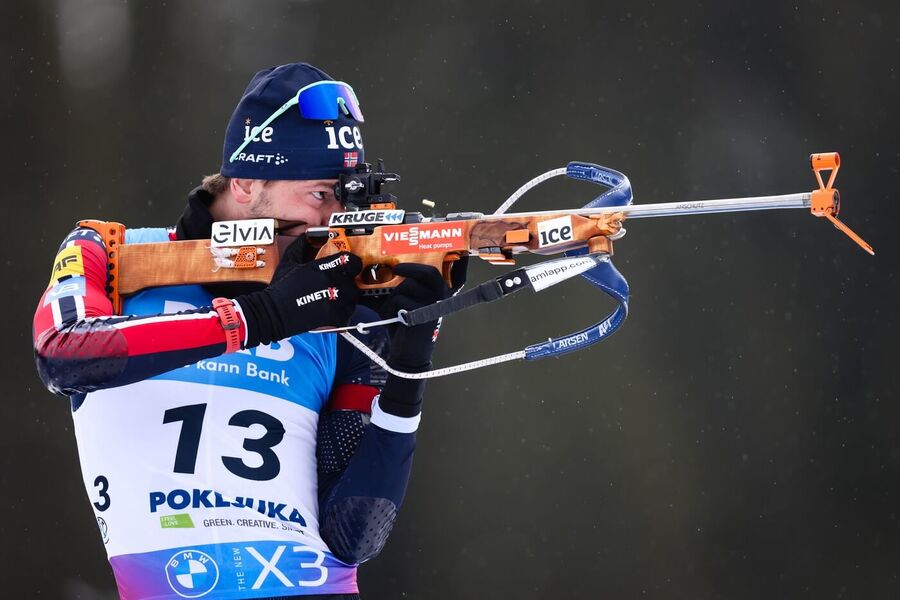 Sturla Holm Laegreid vede celkové bodování Světového poháru v biatlonu